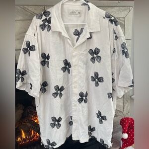 Abercrombie & Fitch White Shirt with Black Stitched Floral Design